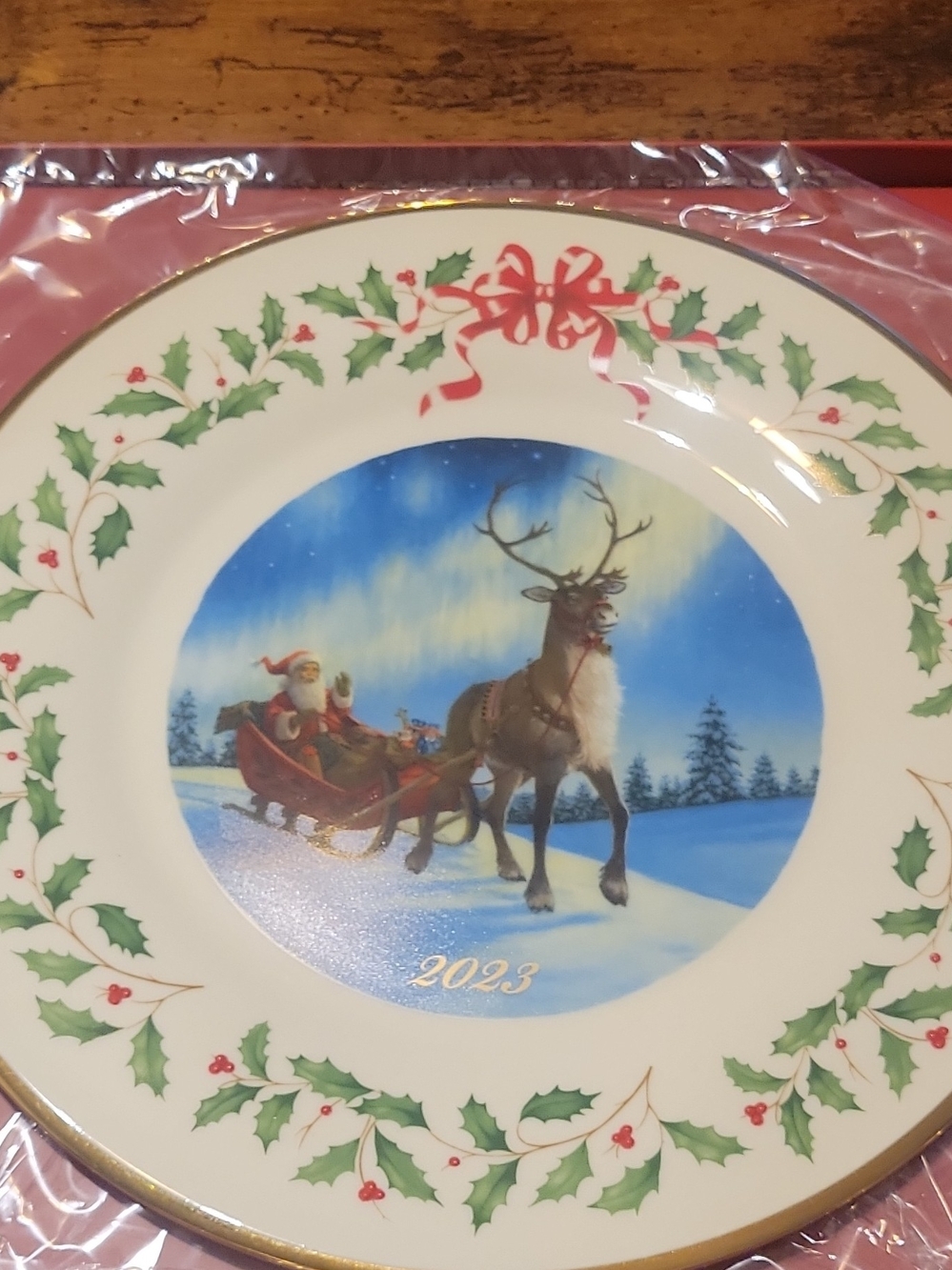 Holiday Collector Plate 2023 - Festive Santa & Reindeer